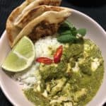 easy and healthy green chicken curry with roti and lime
