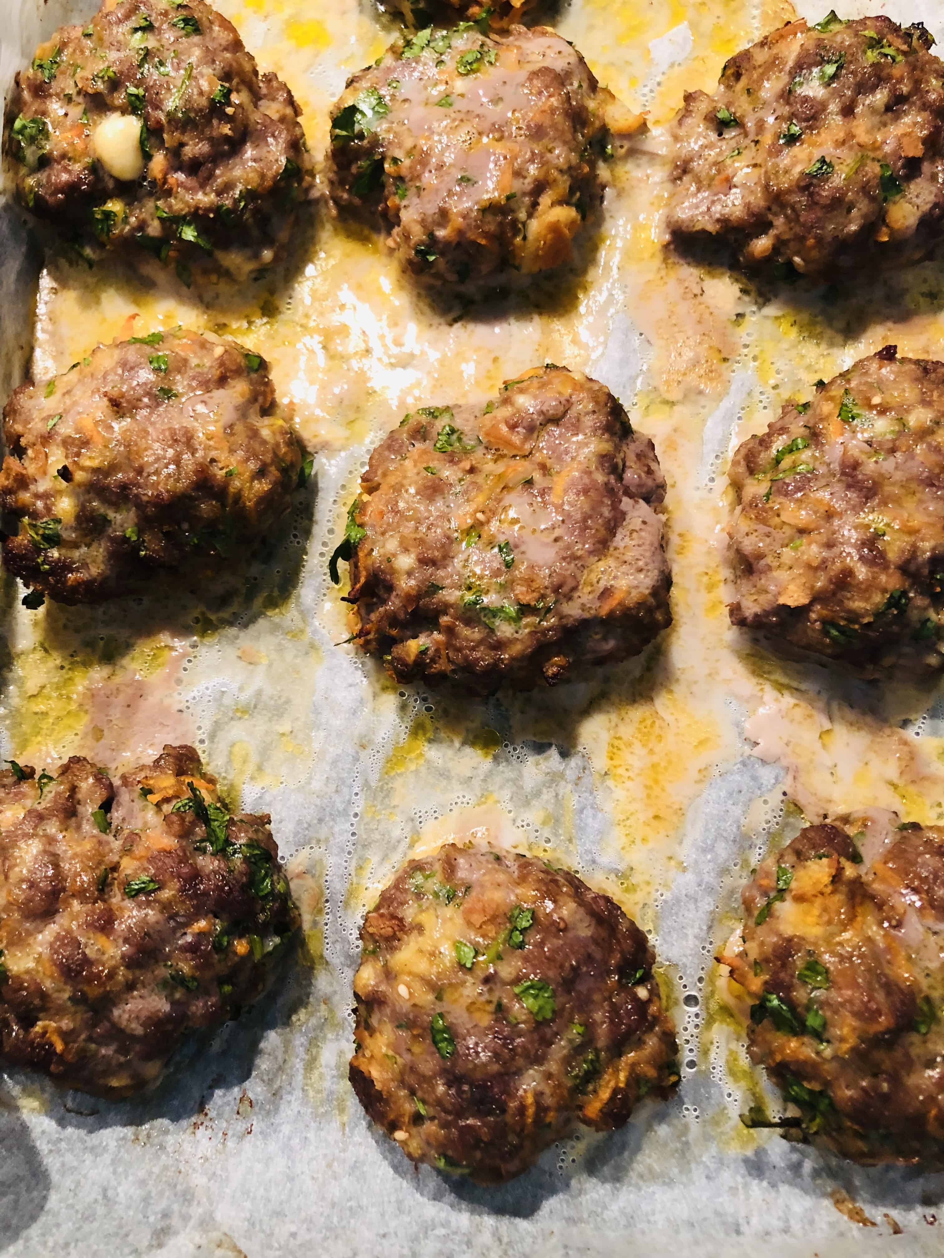 Healthy oven baked beef burgers