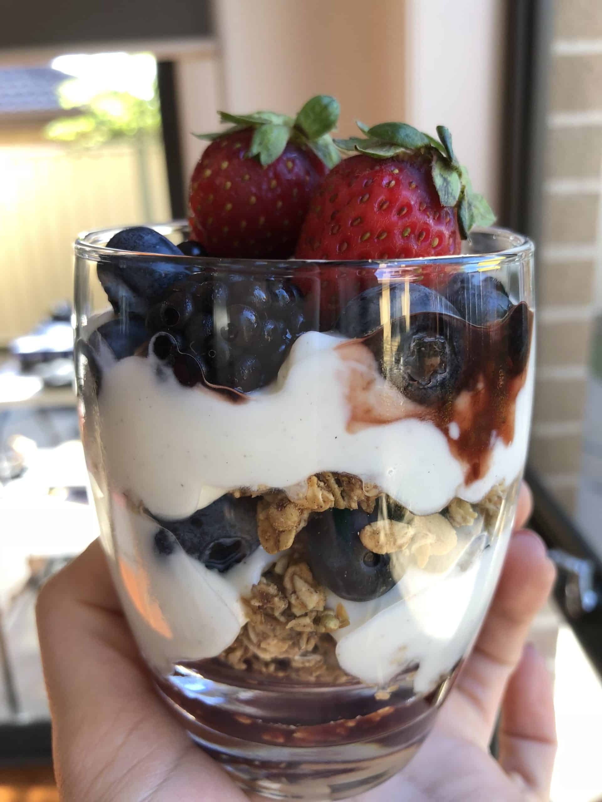 Salad Cup, Breakfast Cup, Yogurt Cup With Top, Cereal Or Oatmeal