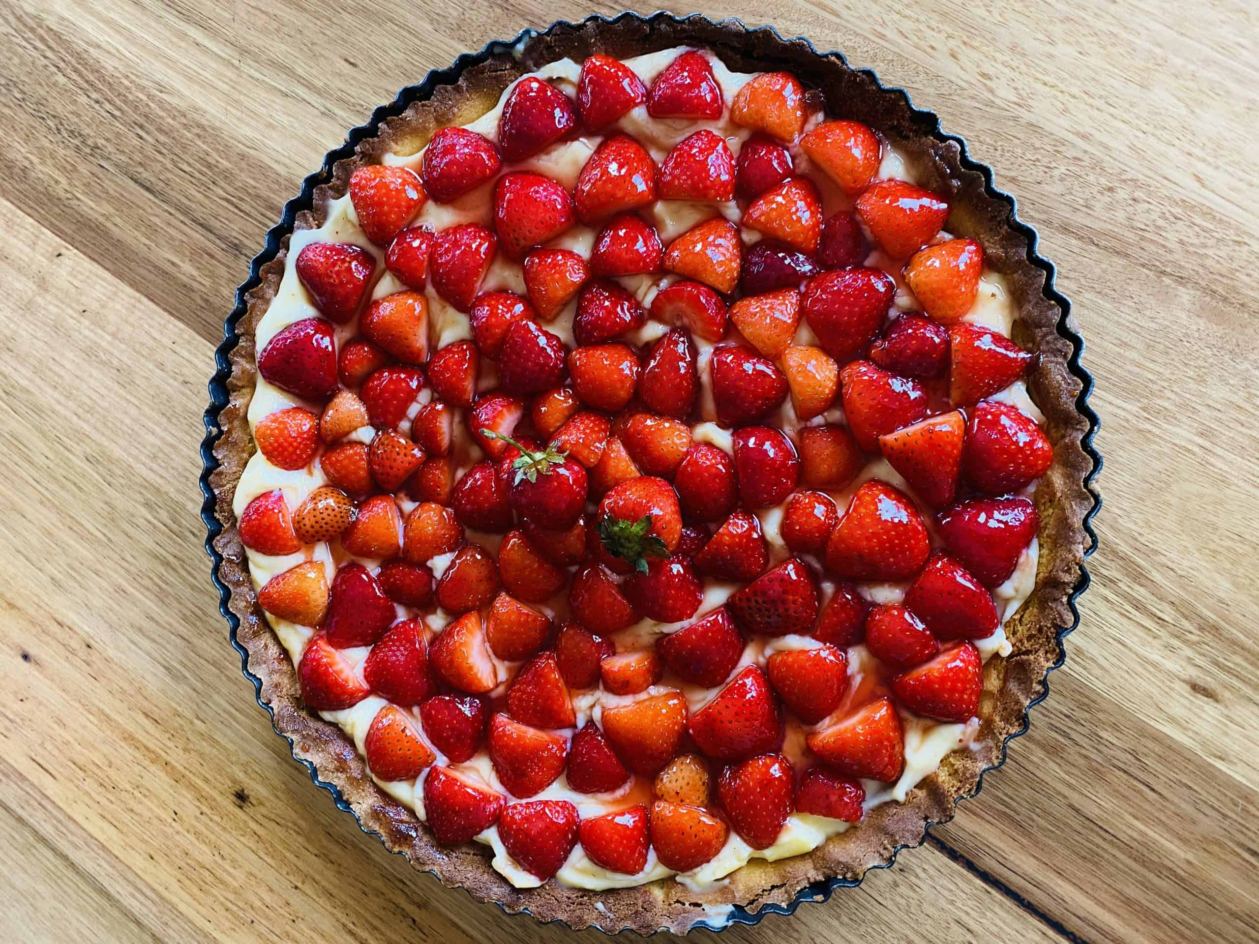 Easy Strawberry Tart Recipe - Mrsfoodiemumma - Dessert