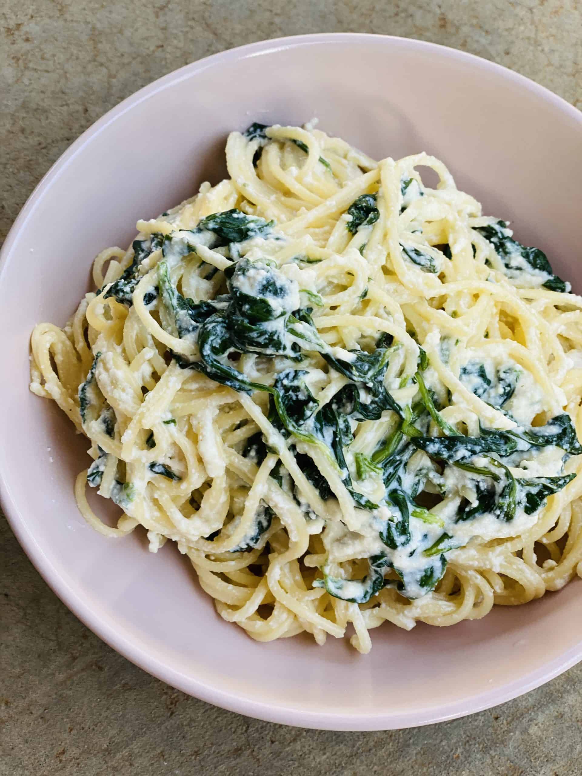 15 minute Creamy Spinach and Ricotta Pasta.