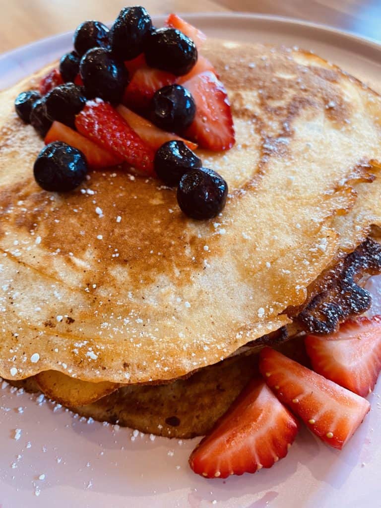 Fluffy Pancakes with berries