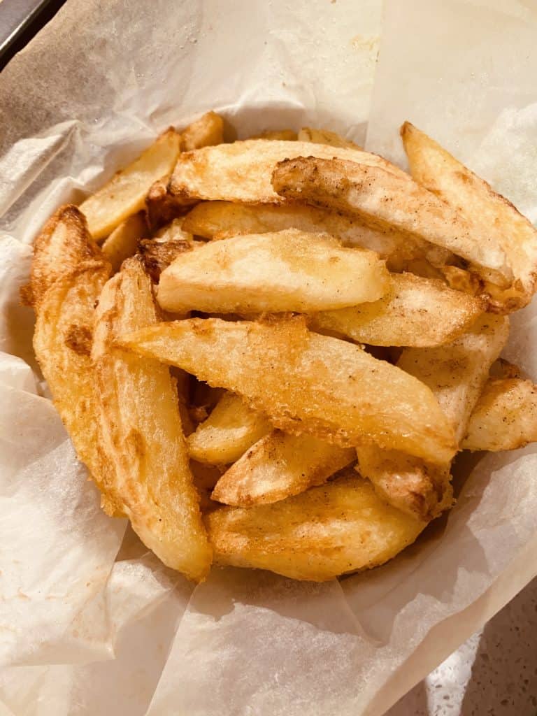 Crispy, thick cut chips