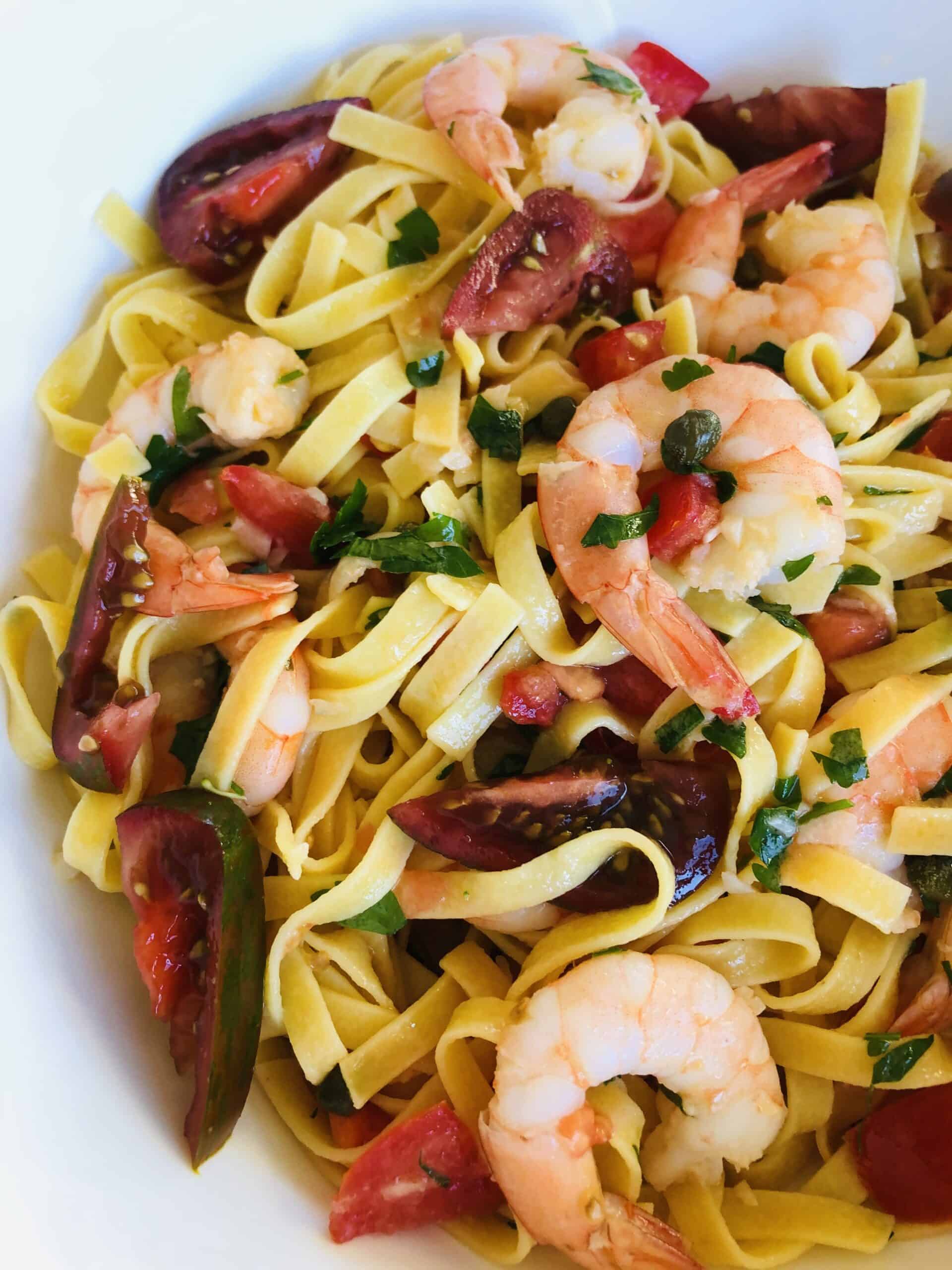 Easy Prawn Linguine with chilli and garlic - Mrsfoodiemumma