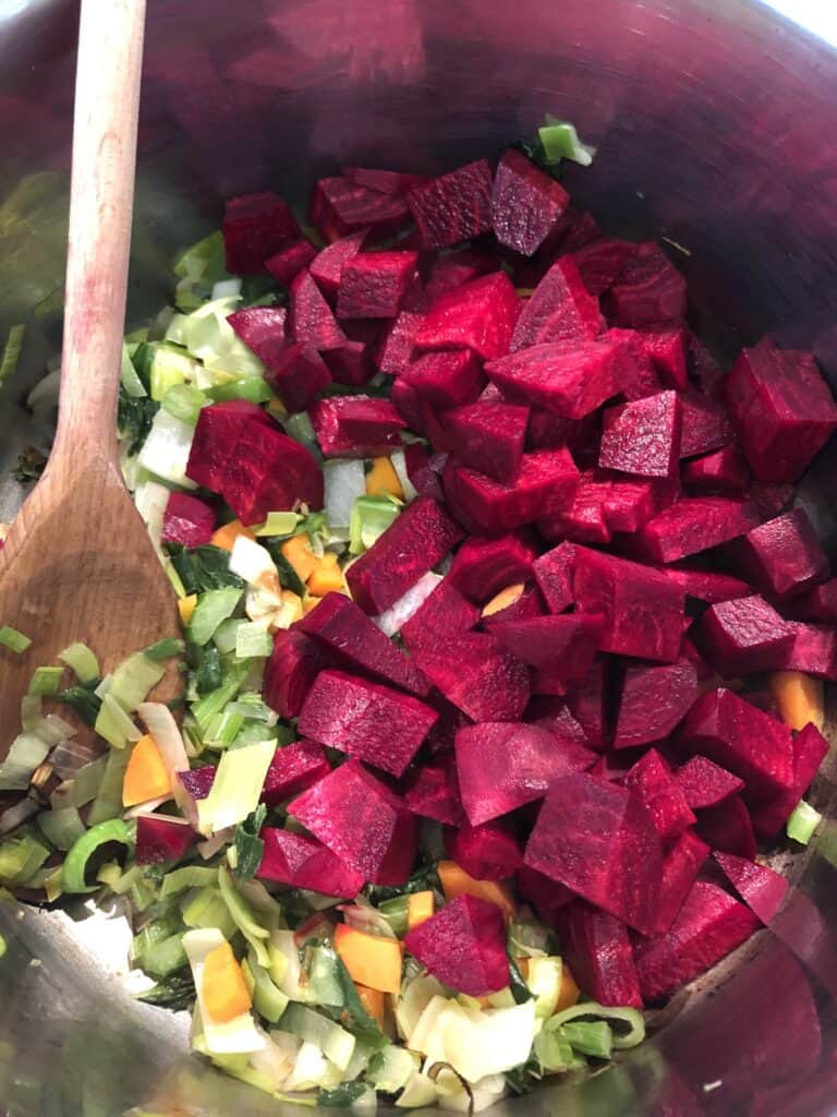 Fresh beetroot, leek and carrot