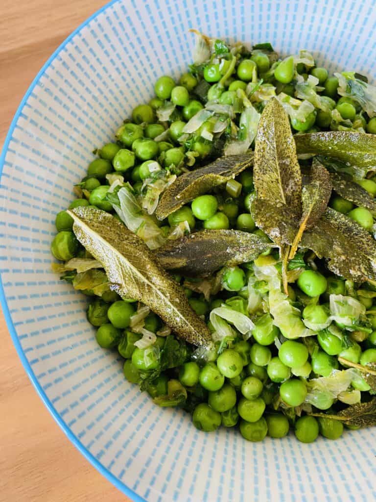 Peas with crispy sage leaves
