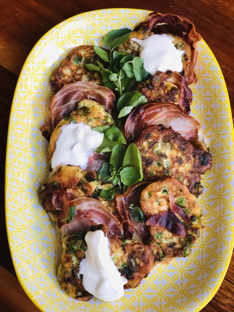 Pea fritters with crispy pancetta