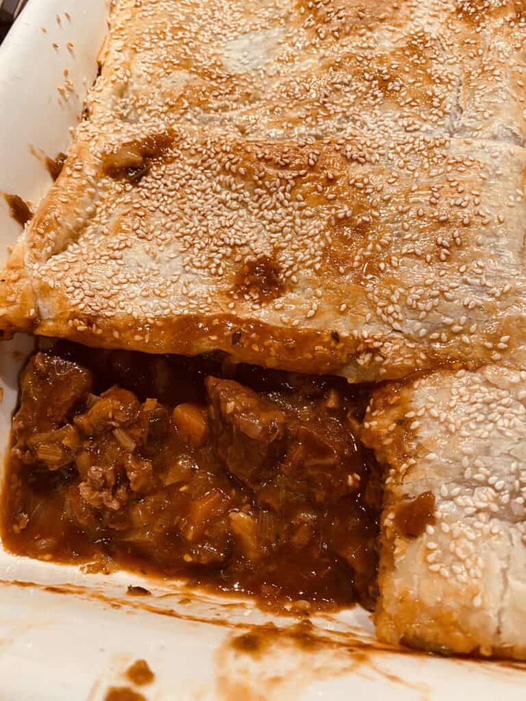 Chunky beef and mushroom pie