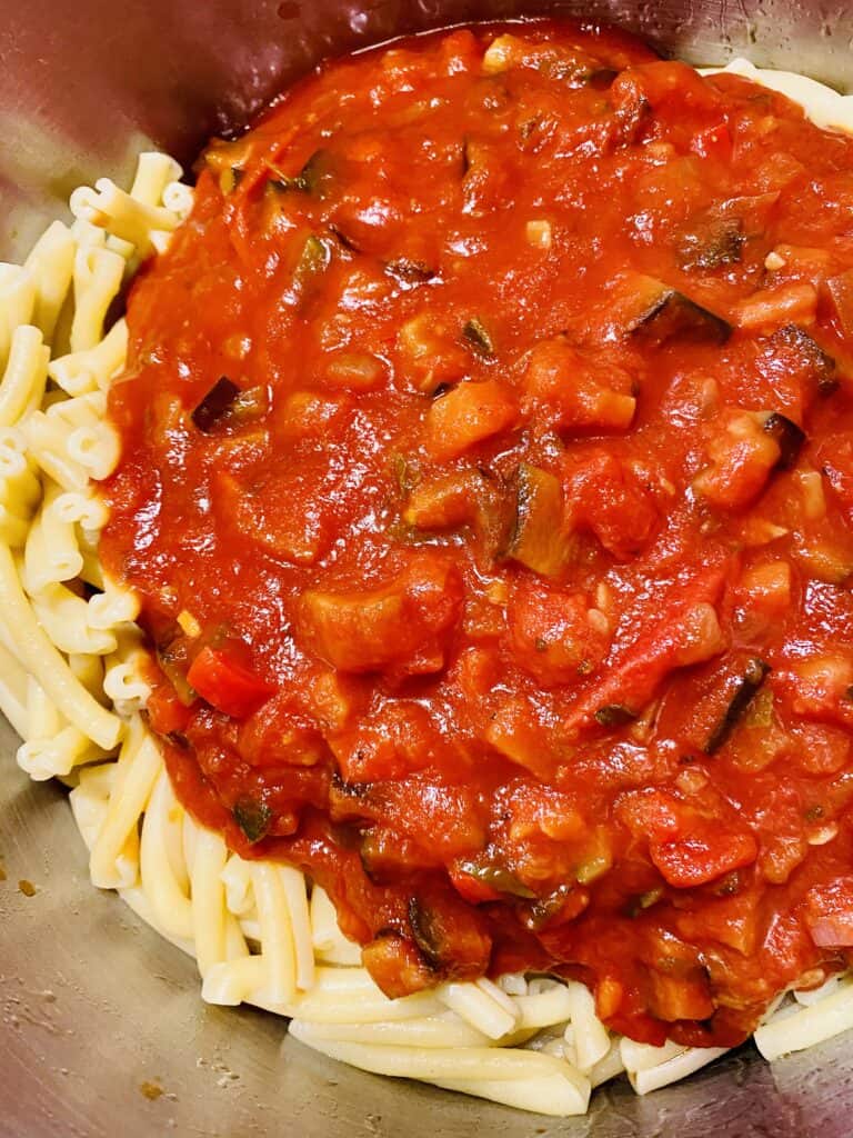 Pasta with Mediterranean vegetables