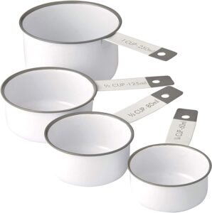 measuring cups 