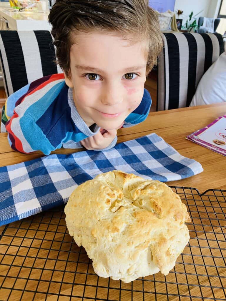 How to make traditional Aussie damper - Mrsfoodiemumma